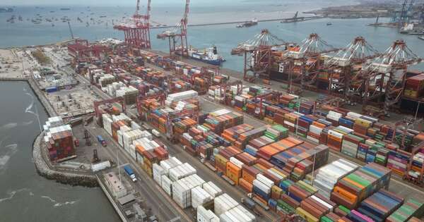La Nación / Economía peruana cayó 0,55 % en el 2023
