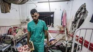 Video: Israel asalta el Hospital Naser tras 25 días de asedio para recuperar cadáveres de rehenes