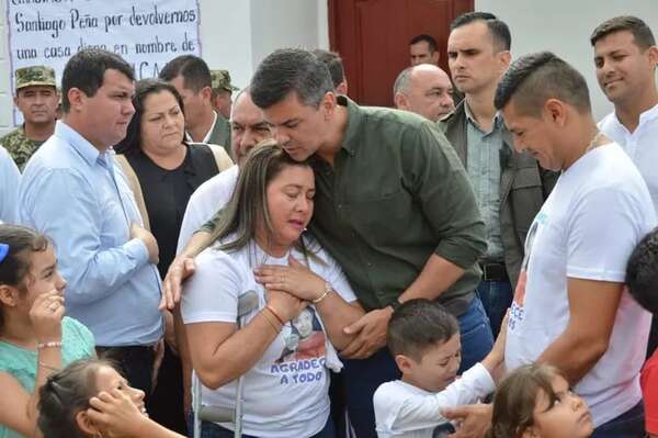 San Estanislao: padres de Abigail reciben su nueva vivienda en Guaicá - Nacionales - ABC Color