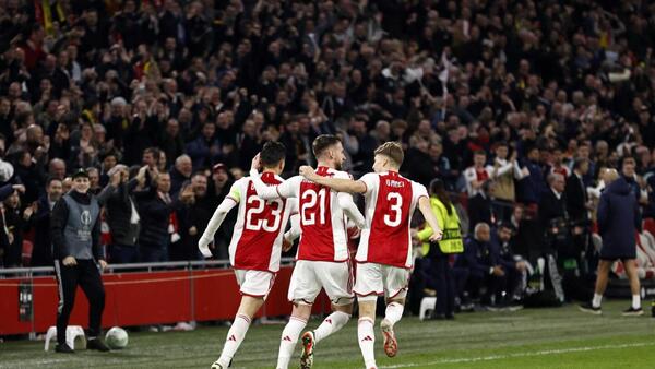 El Ajax se aferra a sus opciones de clasificación