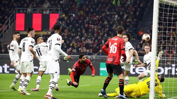 Loftus Cheek acerca al Milan a octavos