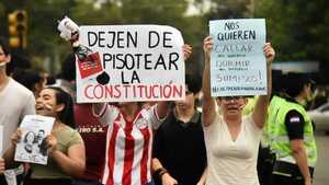 Estudiantes de la UNA levantan su voces de repudio tras expulsión de Kattya González