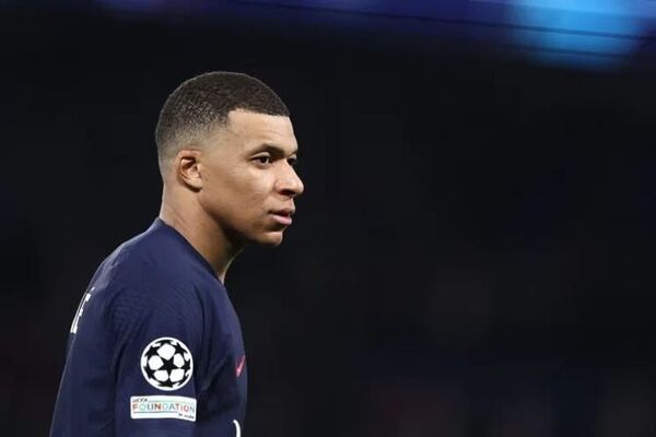 Kylian Mbappé comunicó al PSG que dejará el club en junio