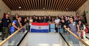 La Nación / Oficializan becas para Universidad de Kansas
