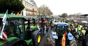 La Nación / Agricultores copan el centro de Madrid