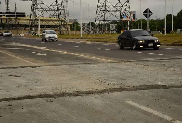 Tras eliminar “lomadas”, deciden instalar puente elevado en Costanera - Economía - ABC Color