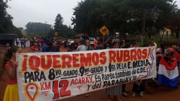 Por falta de rubros, escuela dejaría sin año lectivo a cientos de alumnos