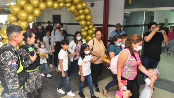 Testimonios de lucha: Al año, se tratan 1.000 niños con cáncer en Clínicas
