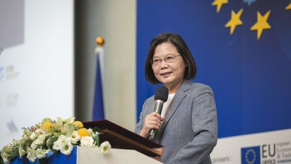 La presidenta saliente de Taiwán aboga por ”seguir buscando el diálogo” con China