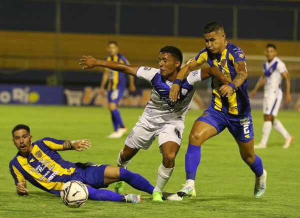 Versus / Otro episodio en la creciente rivalidad entre Ameliano y Luqueño