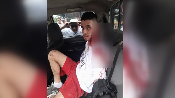 Joven robó camioneta, chocó a motociclista y quedó detenido - Unicanal