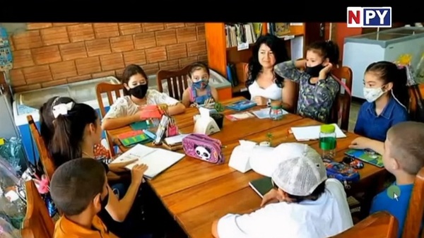 Docente realiza patriótica cruzada acercando la lectura a niños en San José de los Arroyos - Noticias Paraguay