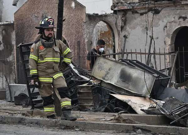 El “milagro” de Botania: cómo vecinos salvaron su barrio del incendio más letal de Chile - Mundo - ABC Color