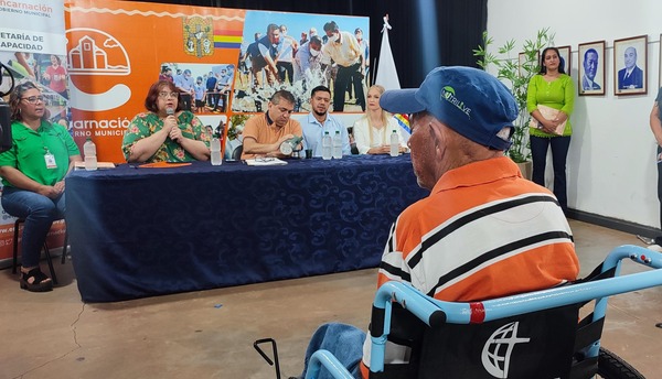 Entregan sillas de ruedas sillas de ruedas a 19 personas con discapacidad en Encarnación