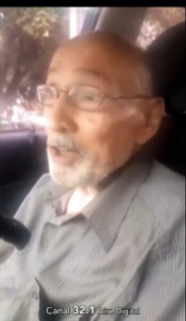 Abuelito denuncia que colectivos lo discriminan: “Tengo que ponerme en frente”