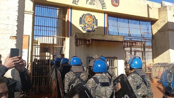 Reportan muerte de dos reclusos tras motín en la cárcel de Pedro Juan Caballero