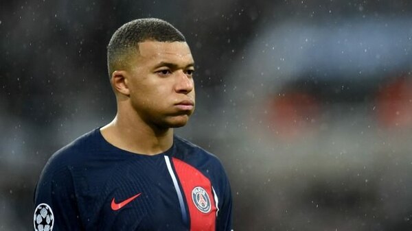 Versus / Luis Enrique evita comentar la salida de Mbappé