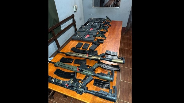 Detienen a 6 personas e incautan un arsenal - Noticias Paraguay
