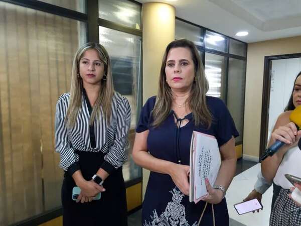 Soledad Blanco, asesora de Kattya González, renuncia y responde a las acusaciones del cartismo - Política - ABC Color