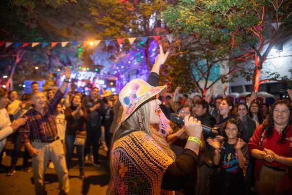 Cielito Fernández vuelve a sacar el folklore a las calles de Asunción - Te Cuento Paraguay