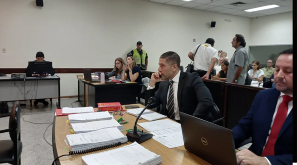 Fiscalía pide 15 años de cárcel para ex comisario stronista por torturas