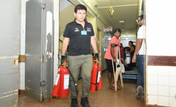 Hospital Regional de CDE renovó lote de extintores