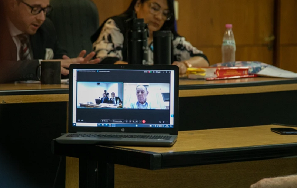 Fiscalía pide condena de 15 años a excomisario acusado por tortura durante la dictadura