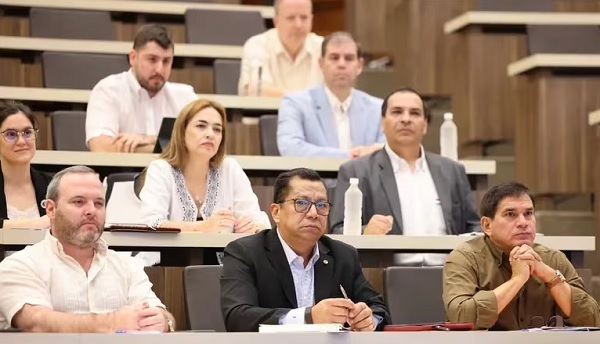 Peña exige a gabinete mayor velocidad en planes de Gobierno