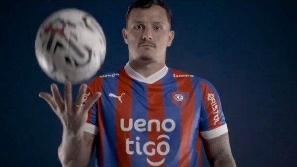 Edu, el nuevo 9 de Cerro Porteño, ya está en el barrio