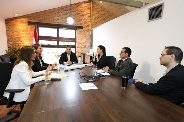 MITIC y MIC aúnan esfuerzos para optimizar el SIMEX y fortalecer la competitividad de las maquiladoras - .::Agencia IP::.