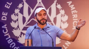 Bukele revive cruce con prensa española: “Ya no creen lo que ven”
