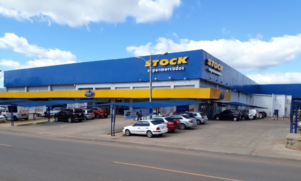 En estacionamiento del supermercado Stock, ladrones robaron su computadora que contenía su tesis