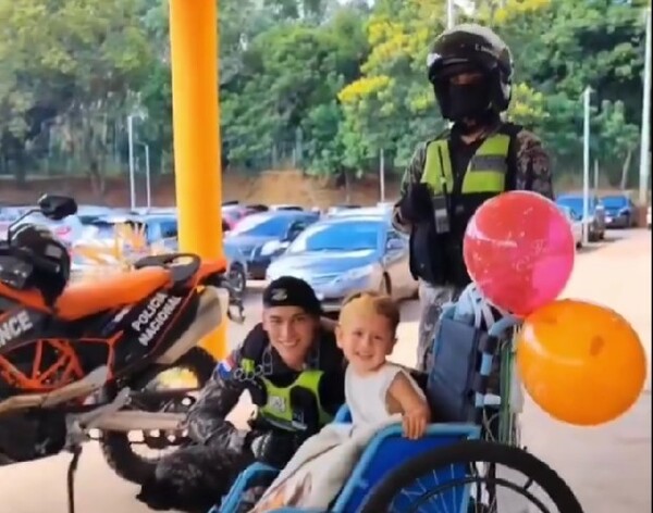 (VIDEO) ¡Linces festejaron cumple de peque en el Hospital Acosta Ñu!