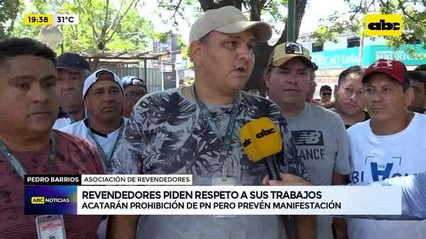Video: respuesta de revendedores tras prohibición de comercializar entradas en inmediaciones del Defensores - ABC Noticias - ABC Color