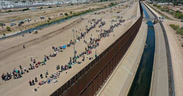La Nación / Construirán base militar para frenar migración de México
