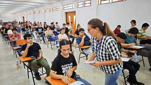Becas del Gobierno: Más de 4.600 jóvenes pasan a fase de evaluación socioeconómica - .::Agencia IP::.