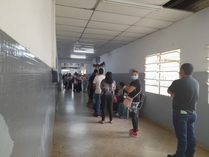 Covid-19 y dengue desbordan al Hospital del IPS de Encarnación