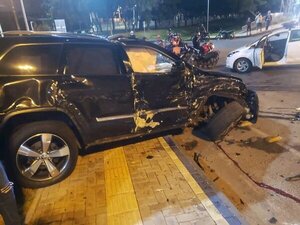 Motociclista falleció en choque que involucró a dos automóviles