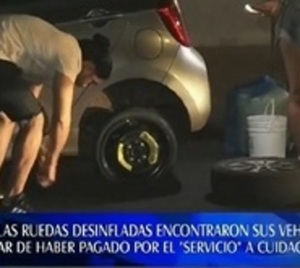 Pagaron a cuidacoches, pero encontraron les pincharon las ruedas - Paraguay.com