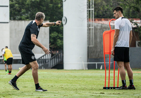 Versus / Palermo aclara dudas y perfila el once de Olimpia para el Superclásico