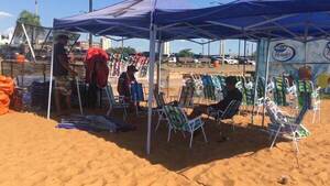 Baja en ventas de vendedores ambulantes en Playa San José de Encarnación