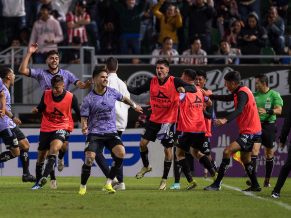 Versus / ‘Totín’ Amarilla salva al Mazatlán de la derrota con un doblete