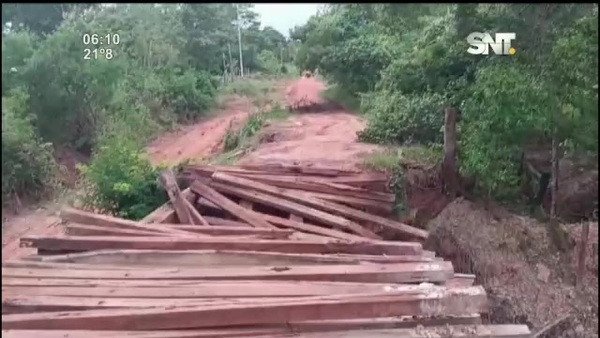 Colapso de puente en Yby Yaú impide que niños acudan a la escuela - SNT