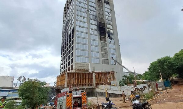 Fiscalia investiga incendio en edificio Flytec