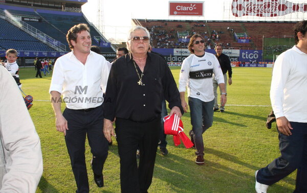 Versus / Alejandro Domínguez: "Hoy me toca un clásico en el que mi viejo ya no me llevó..."