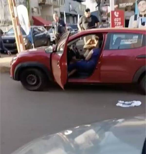 [VIDEO] Graban a pareja en plena discusión en el centro de Ciudad del Este