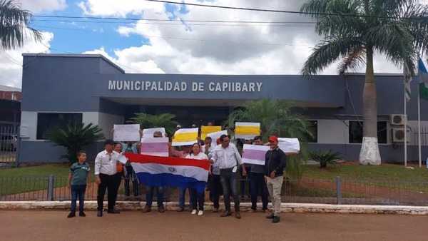 Concejales de Capiibary ocupan su Municipalidad ante falta de pagos | 1000 Noticias