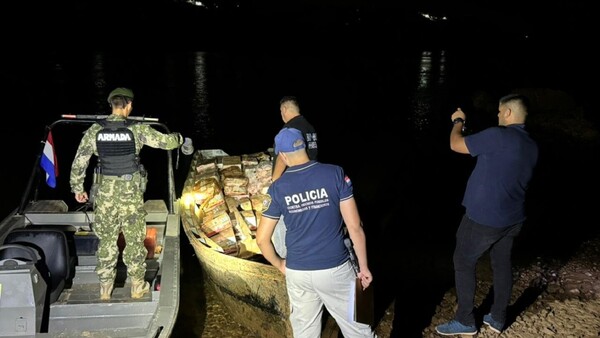 Incautan 100 cajas con muslos de pollo en ribera del Paraná