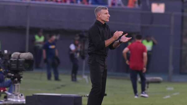 Martín Palermo, conforme con el resultado en su primer clásico