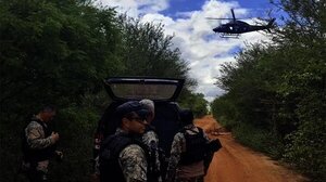 Más de 300 policías buscan a dos fugados de una cárcel de máxima seguridad en Brasil